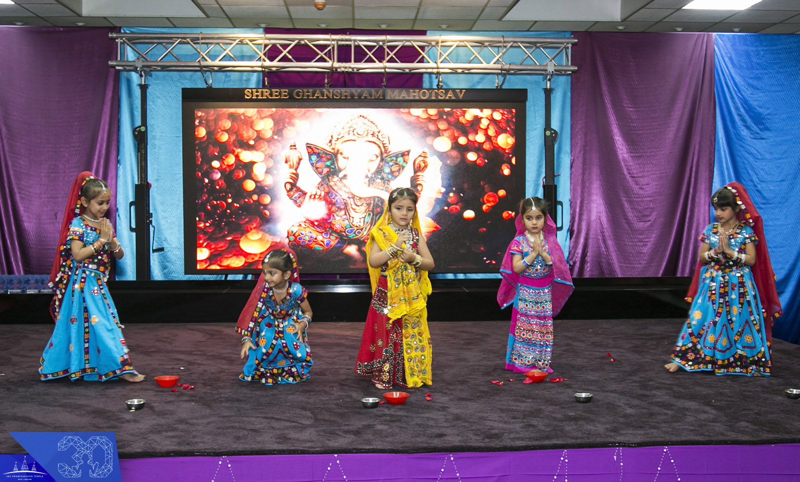 91 copy - ©1987-2017 SKS Swaminarayan Temple East London